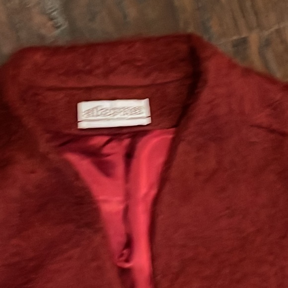 Vintage Dark Red Coat- New York Made is USA - Picture 5 of 11